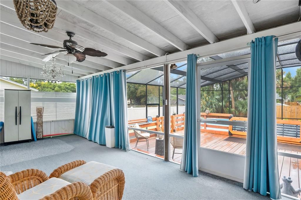 Active With Contract: $359,990 (3 beds, 2 baths, 1455 Square Feet)