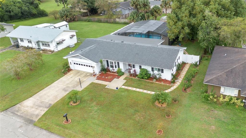 Active With Contract: $359,990 (3 beds, 2 baths, 1455 Square Feet)