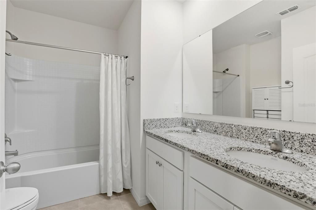 For Sale: $369,000 (4 beds, 2 baths, 2292 Square Feet)