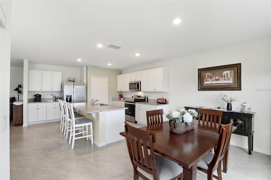 For Sale: $369,000 (4 beds, 2 baths, 2292 Square Feet)