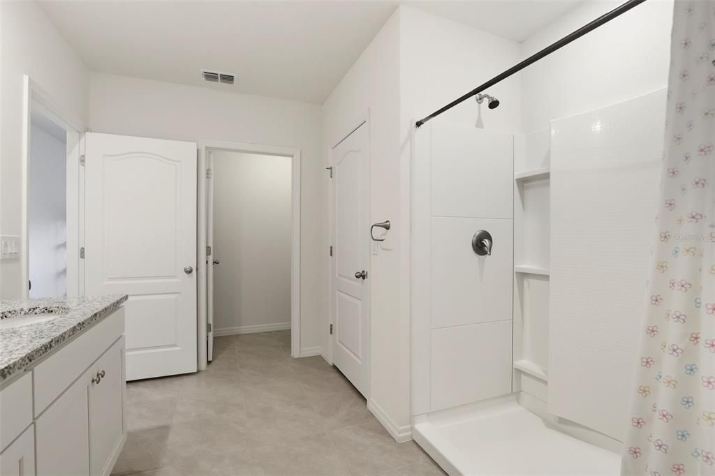 For Sale: $369,000 (4 beds, 2 baths, 2292 Square Feet)