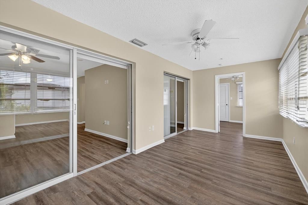 待售: $85,000 (2 贝兹, 2 浴室, 1088 平方英尺)