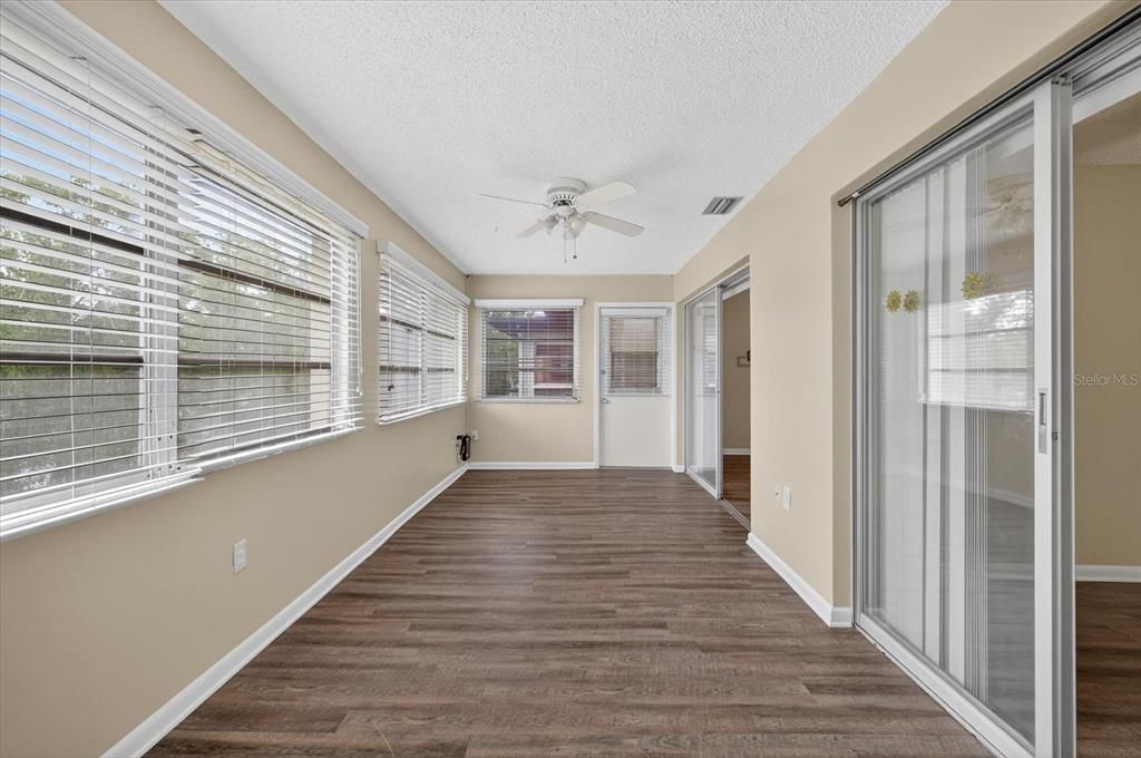 待售: $85,000 (2 贝兹, 2 浴室, 1088 平方英尺)