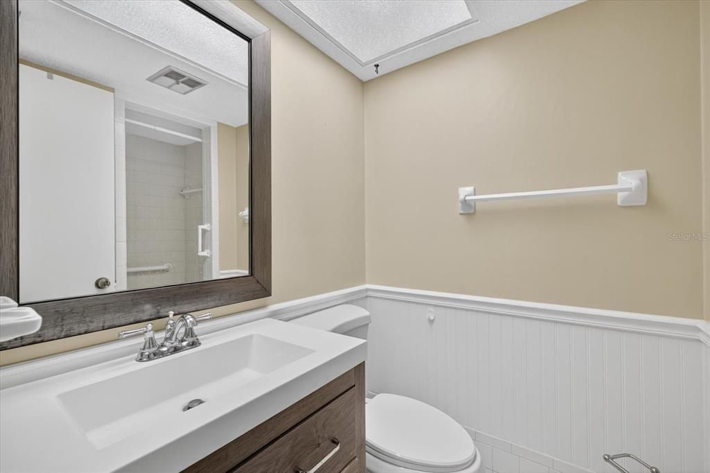 待售: $85,000 (2 贝兹, 2 浴室, 1088 平方英尺)