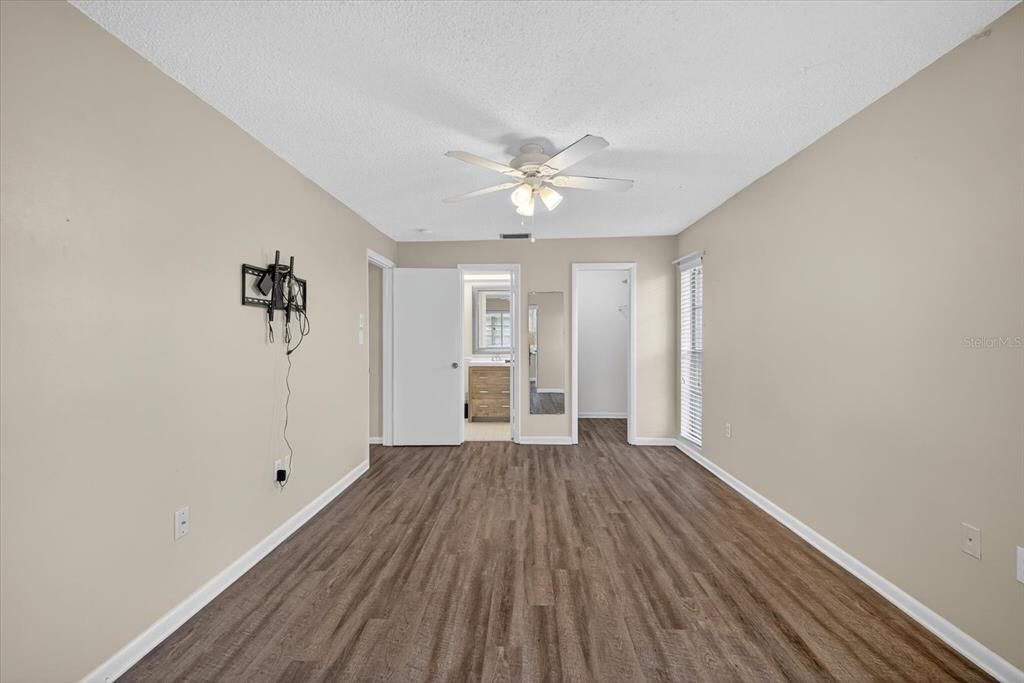 待售: $85,000 (2 贝兹, 2 浴室, 1088 平方英尺)