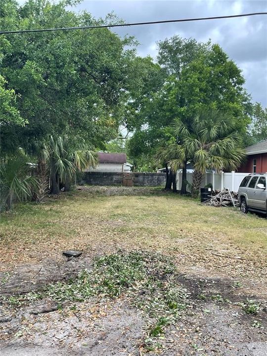 На продажу: $110,000 (0.11 acres)