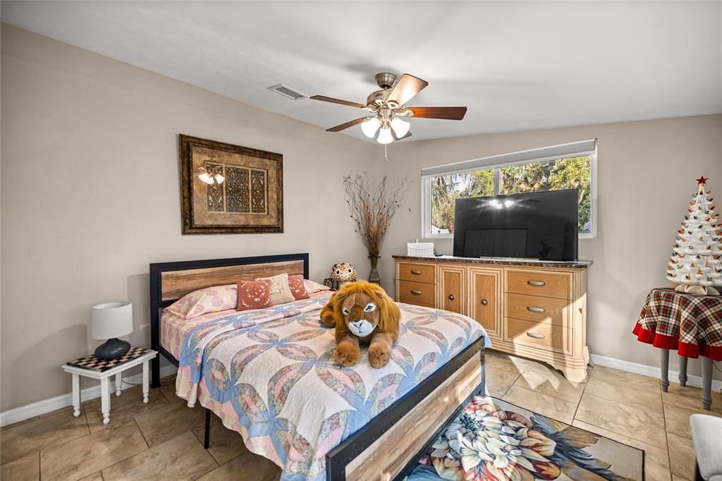 待售: $410,000 (3 贝兹, 2 浴室, 2244 平方英尺)