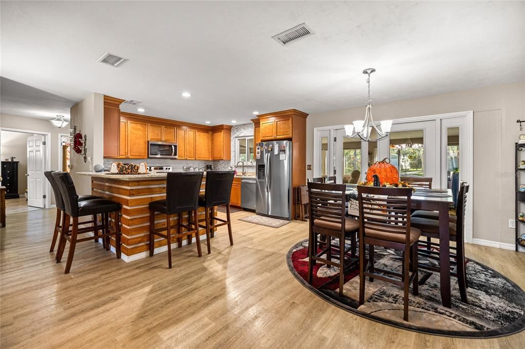 待售: $410,000 (3 贝兹, 2 浴室, 2244 平方英尺)