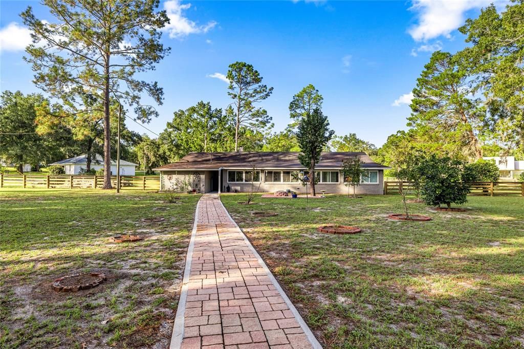 待售: $410,000 (3 贝兹, 2 浴室, 2244 平方英尺)