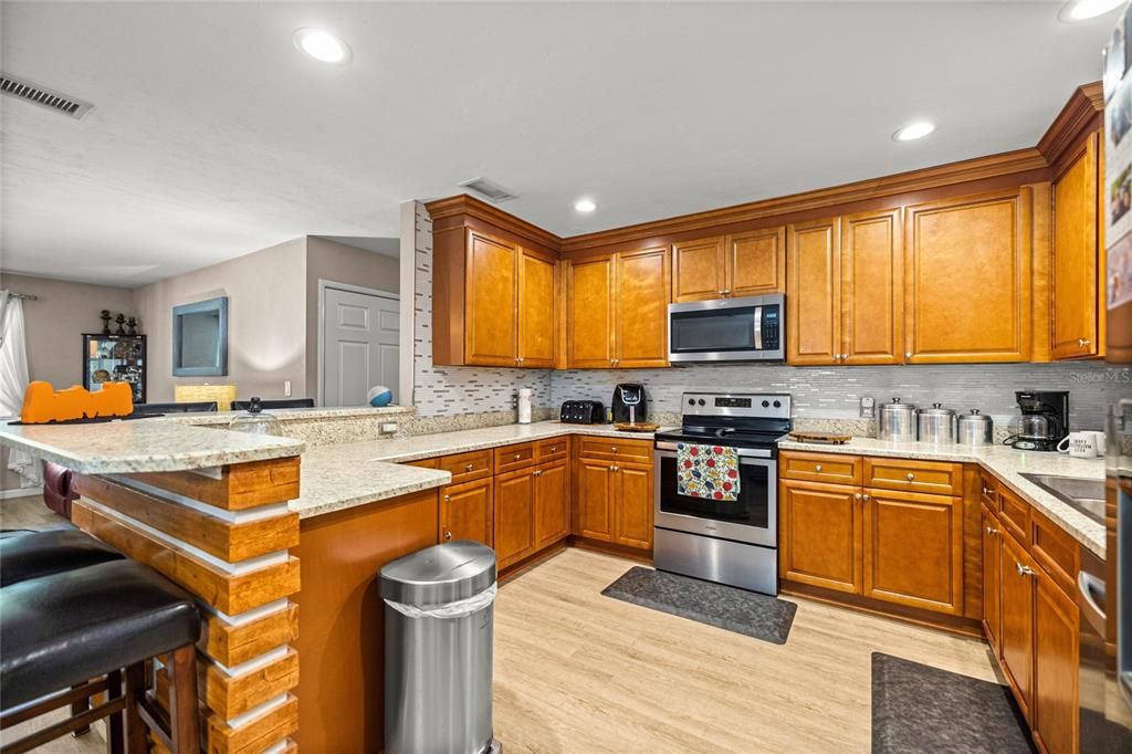 待售: $410,000 (3 贝兹, 2 浴室, 2244 平方英尺)