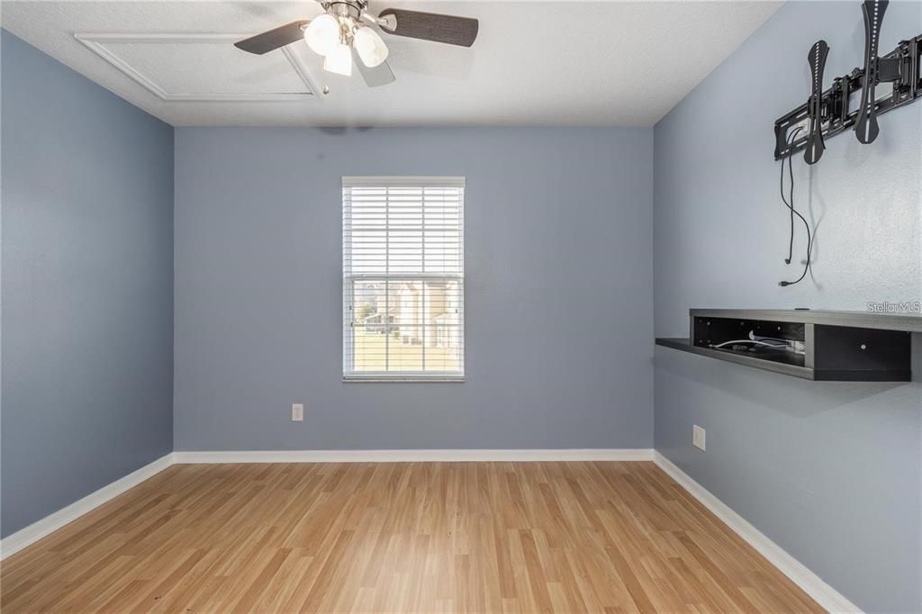 На продажу: $295,000 (3 спален, 2 ванн, 1768 Квадратных фут)