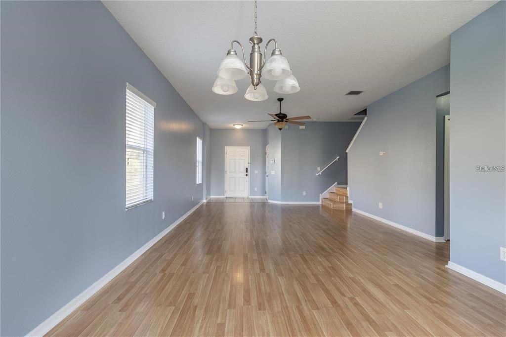 На продажу: $295,000 (3 спален, 2 ванн, 1768 Квадратных фут)