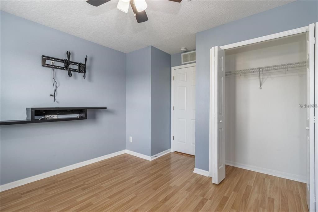 На продажу: $295,000 (3 спален, 2 ванн, 1768 Квадратных фут)