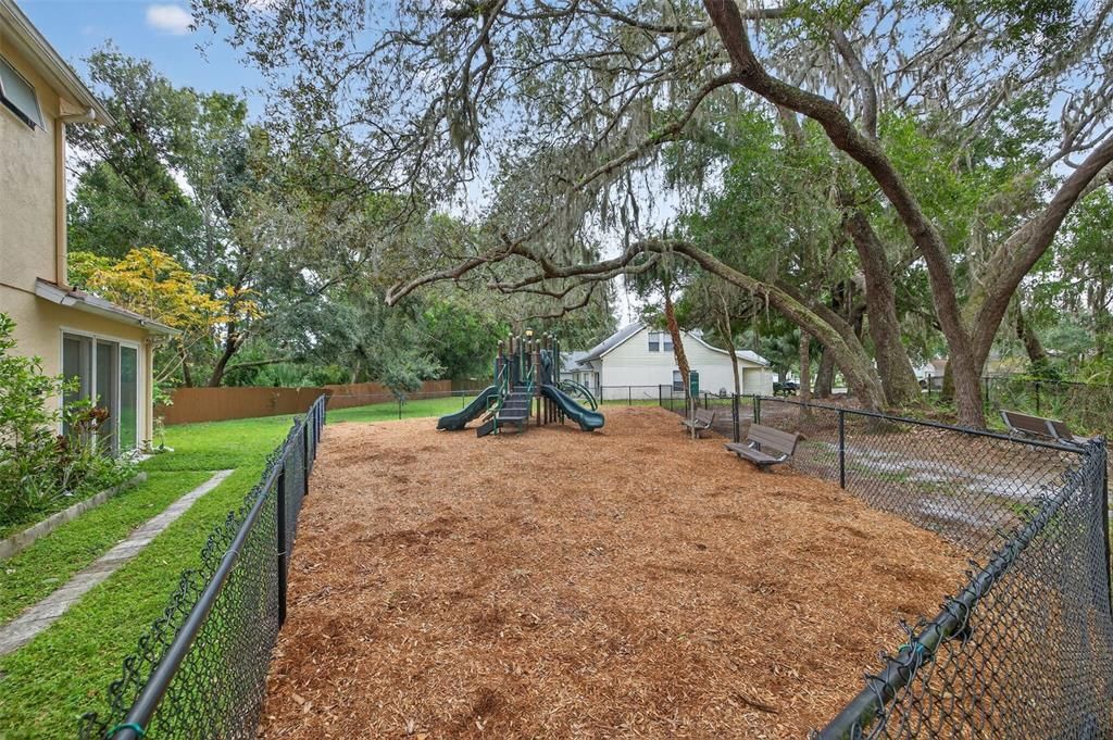 Active With Contract: $389,900 (4 beds, 2 baths, 1422 Square Feet)