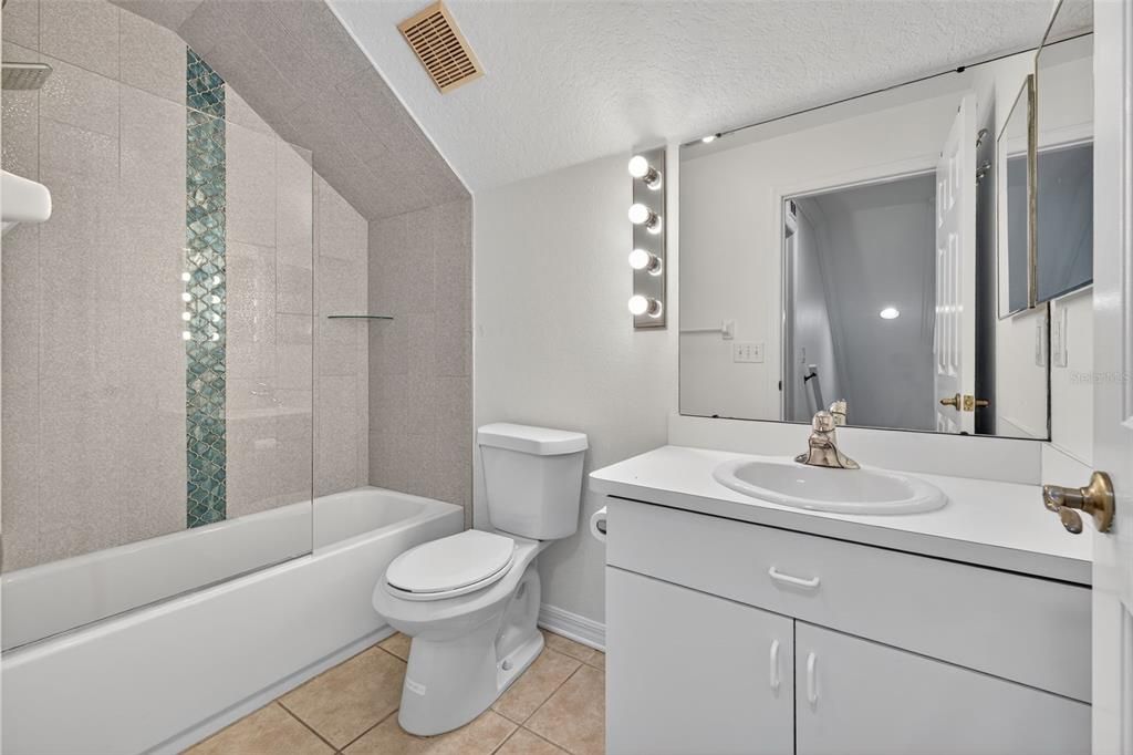 Active With Contract: $389,900 (4 beds, 2 baths, 1422 Square Feet)