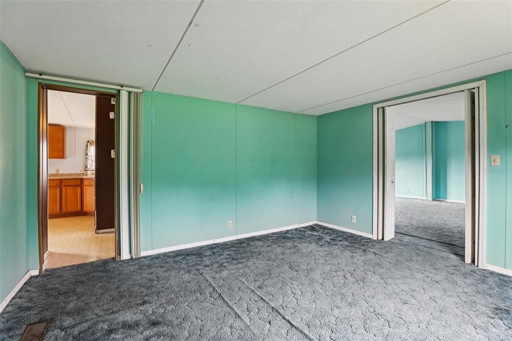 For Sale: $150,000 (4 beds, 2 baths, 2052 Square Feet)