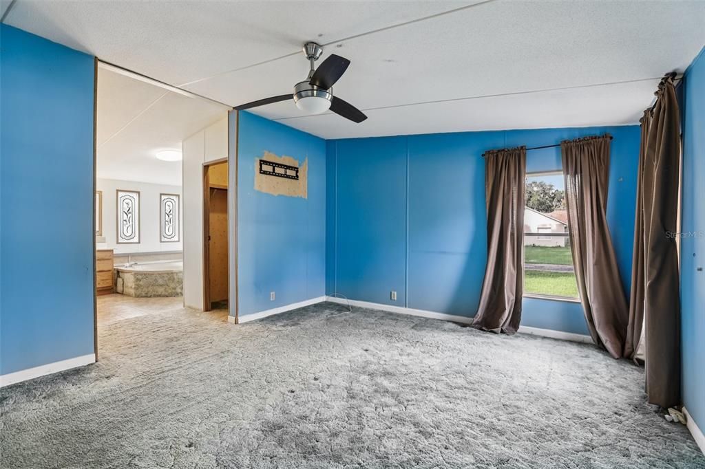 For Sale: $150,000 (4 beds, 2 baths, 2052 Square Feet)