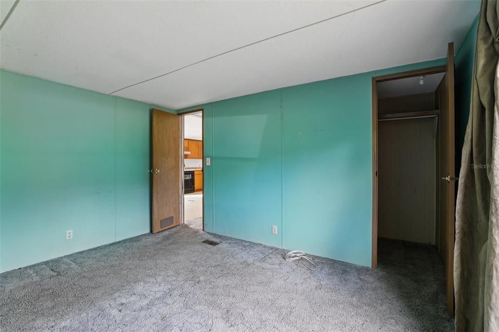 For Sale: $150,000 (4 beds, 2 baths, 2052 Square Feet)