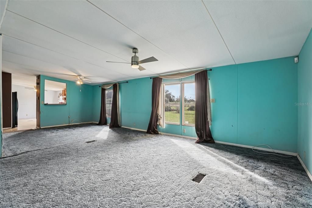 For Sale: $150,000 (4 beds, 2 baths, 2052 Square Feet)