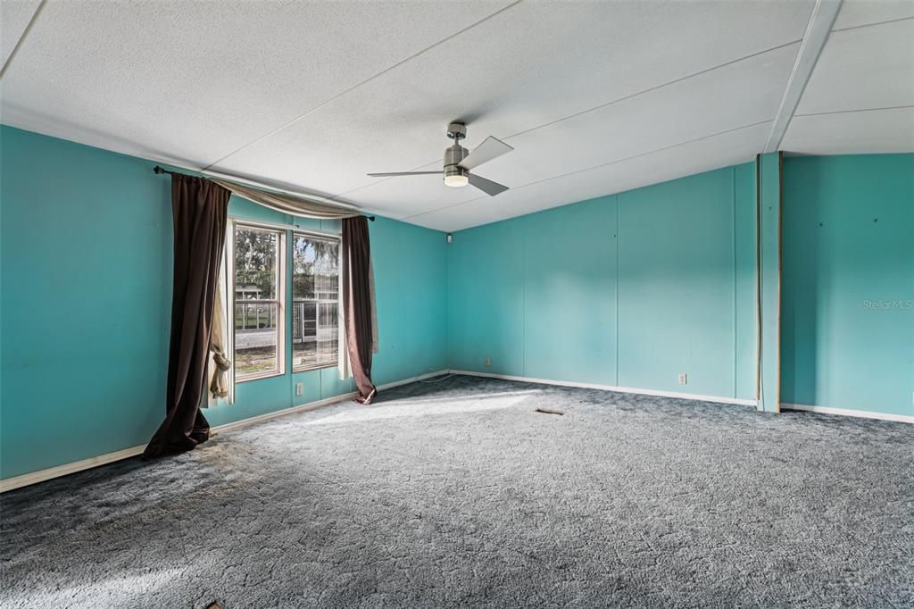 For Sale: $150,000 (4 beds, 2 baths, 2052 Square Feet)