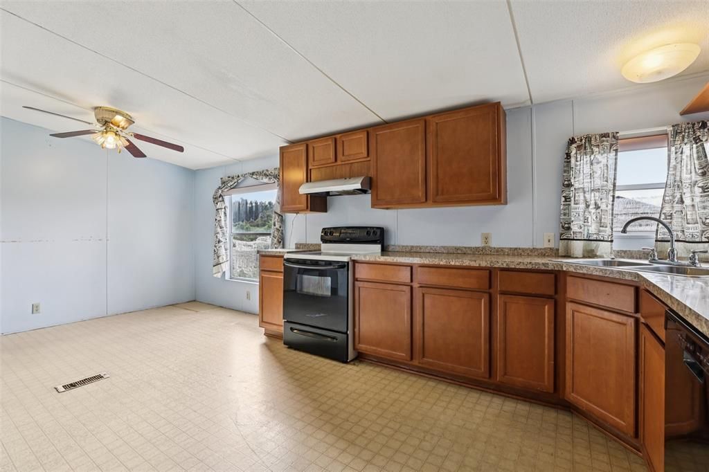 For Sale: $150,000 (4 beds, 2 baths, 2052 Square Feet)