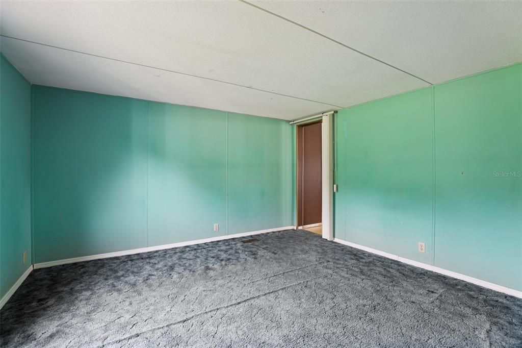 For Sale: $150,000 (4 beds, 2 baths, 2052 Square Feet)