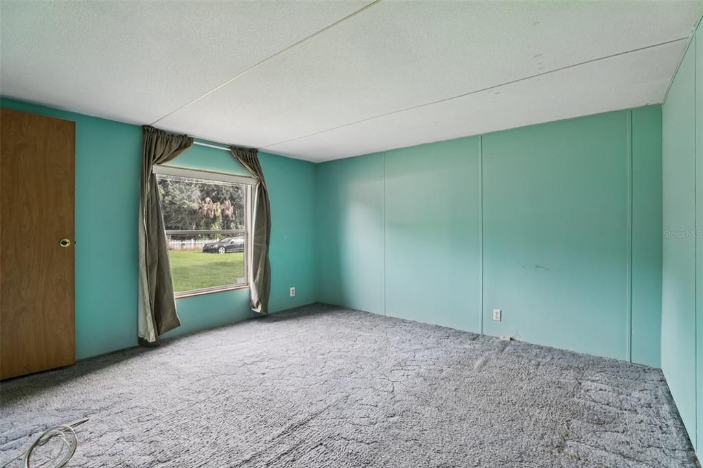 For Sale: $150,000 (4 beds, 2 baths, 2052 Square Feet)