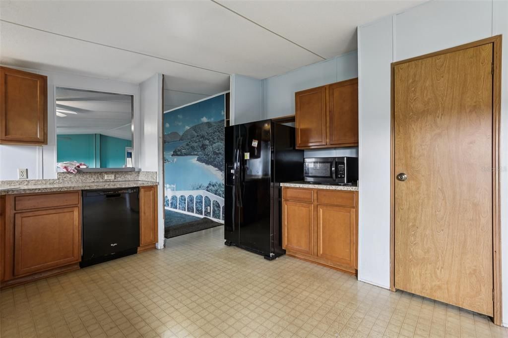 For Sale: $150,000 (4 beds, 2 baths, 2052 Square Feet)