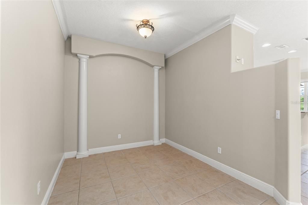 На продажу: $284,900 (3 спален, 2 ванн, 1686 Квадратных фут)