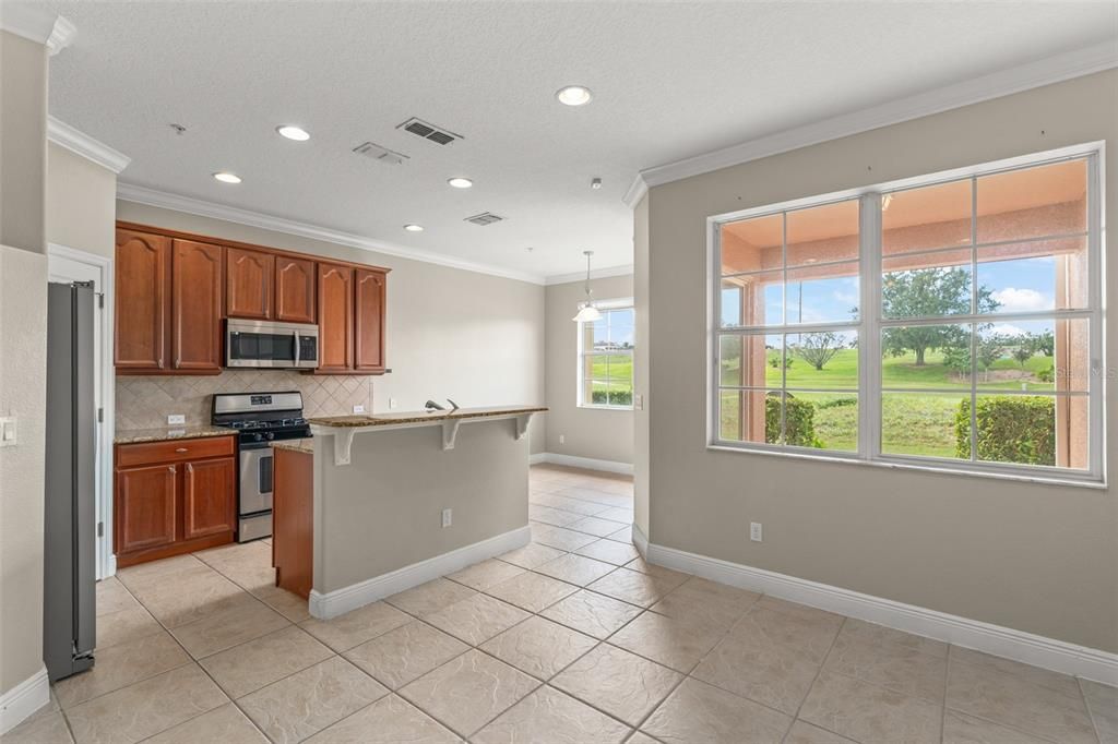 На продажу: $284,900 (3 спален, 2 ванн, 1686 Квадратных фут)