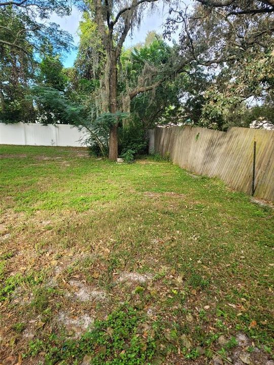 Под контрактом: $190,000 (2 спален, 2 ванн, 1702 Квадратных фут)