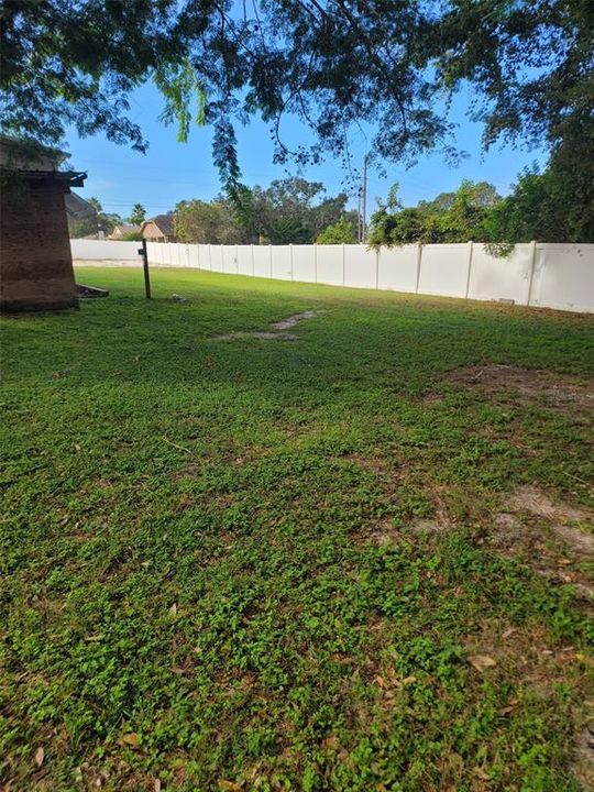 Под контрактом: $190,000 (2 спален, 2 ванн, 1702 Квадратных фут)