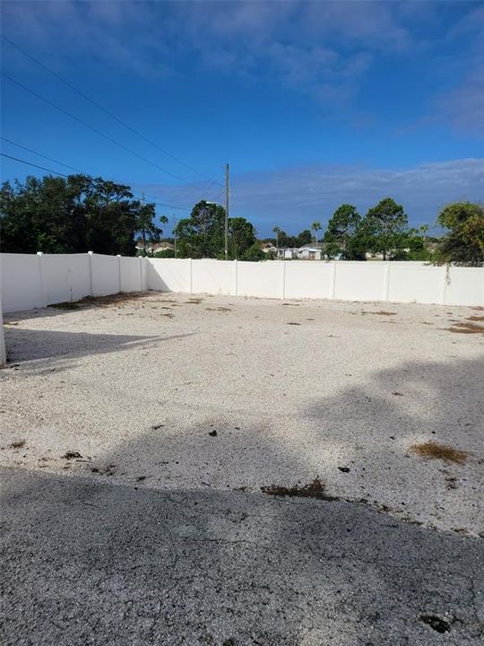 Под контрактом: $190,000 (2 спален, 2 ванн, 1702 Квадратных фут)