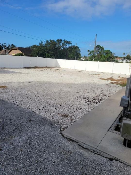 Под контрактом: $190,000 (2 спален, 2 ванн, 1702 Квадратных фут)