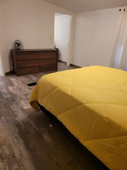 Под контрактом: $190,000 (2 спален, 2 ванн, 1702 Квадратных фут)