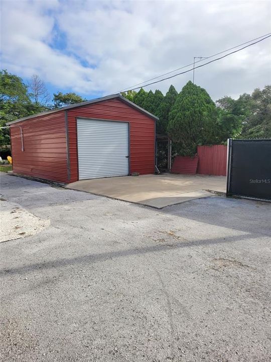 Под контрактом: $190,000 (2 спален, 2 ванн, 1702 Квадратных фут)