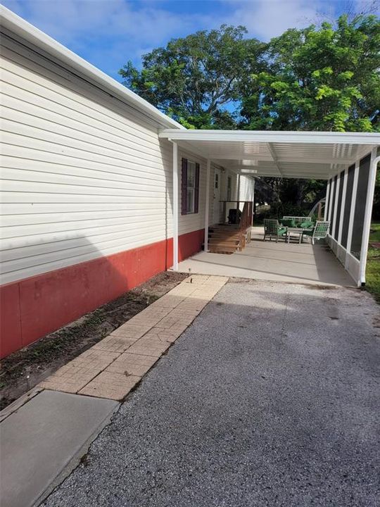 Под контрактом: $190,000 (2 спален, 2 ванн, 1702 Квадратных фут)