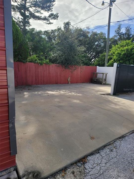 Под контрактом: $190,000 (2 спален, 2 ванн, 1702 Квадратных фут)