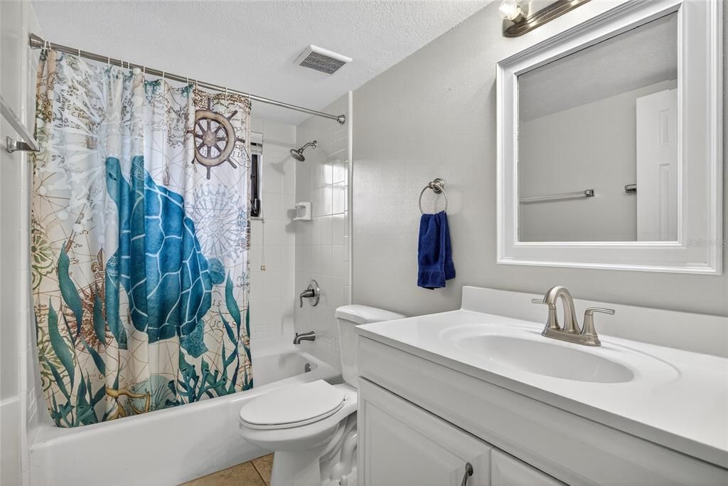 Под контрактом: $270,000 (2 спален, 2 ванн, 1337 Квадратных фут)