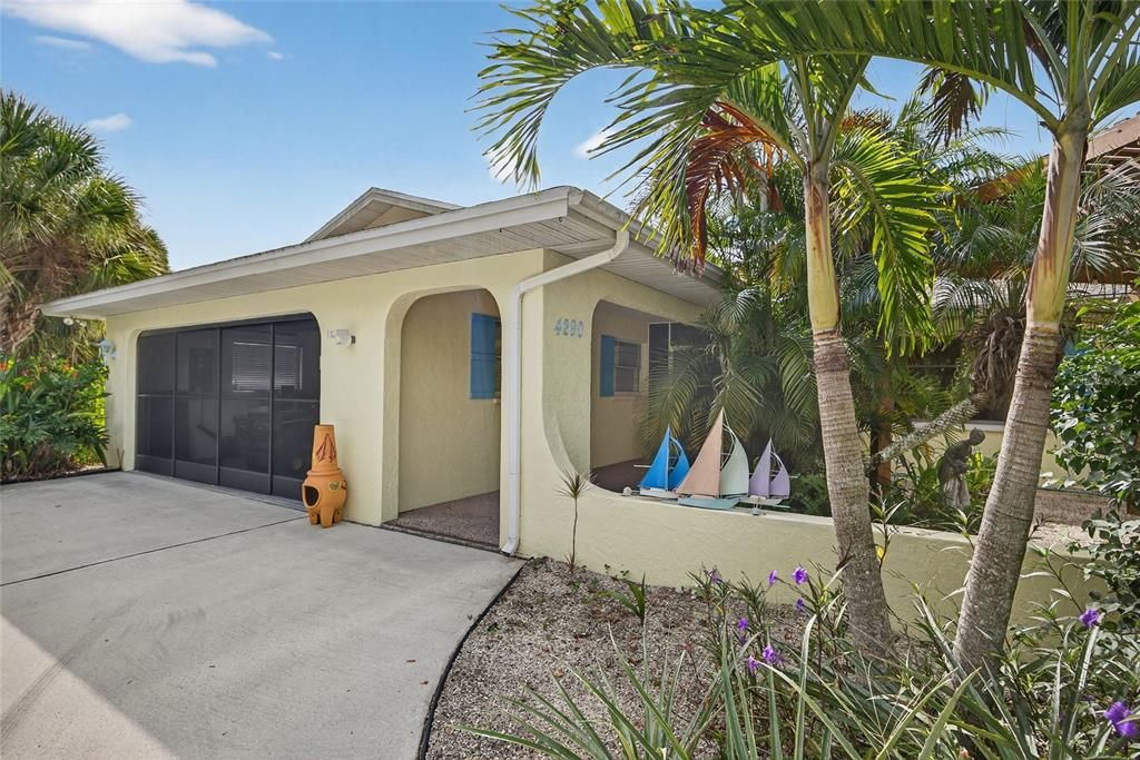 Под контрактом: $270,000 (2 спален, 2 ванн, 1337 Квадратных фут)