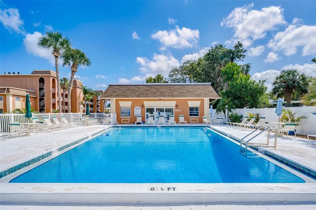 For Sale: $150,000 (2 beds, 1 baths, 987 Square Feet)