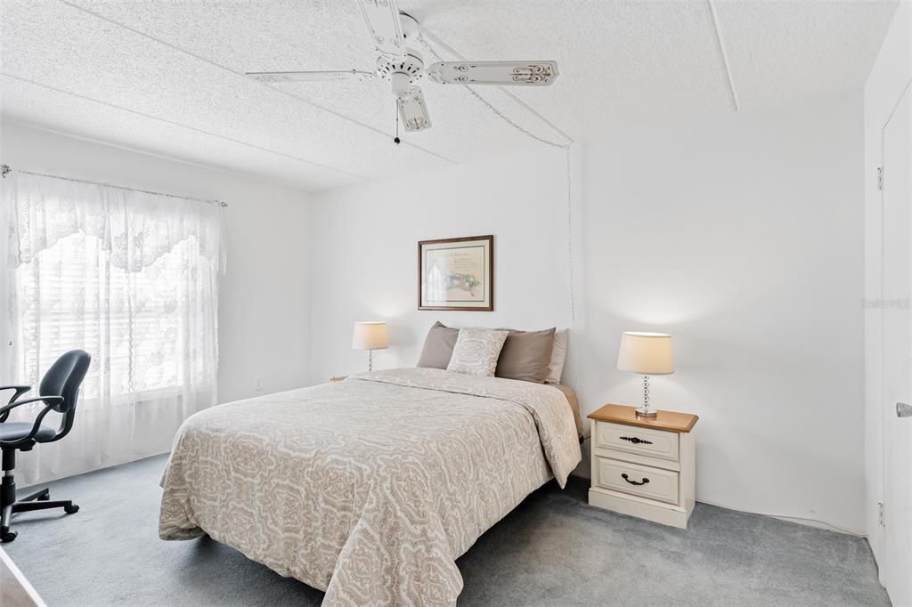 For Sale: $150,000 (2 beds, 1 baths, 987 Square Feet)