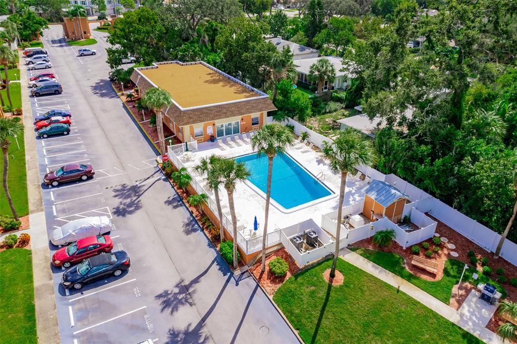 For Sale: $150,000 (2 beds, 1 baths, 987 Square Feet)