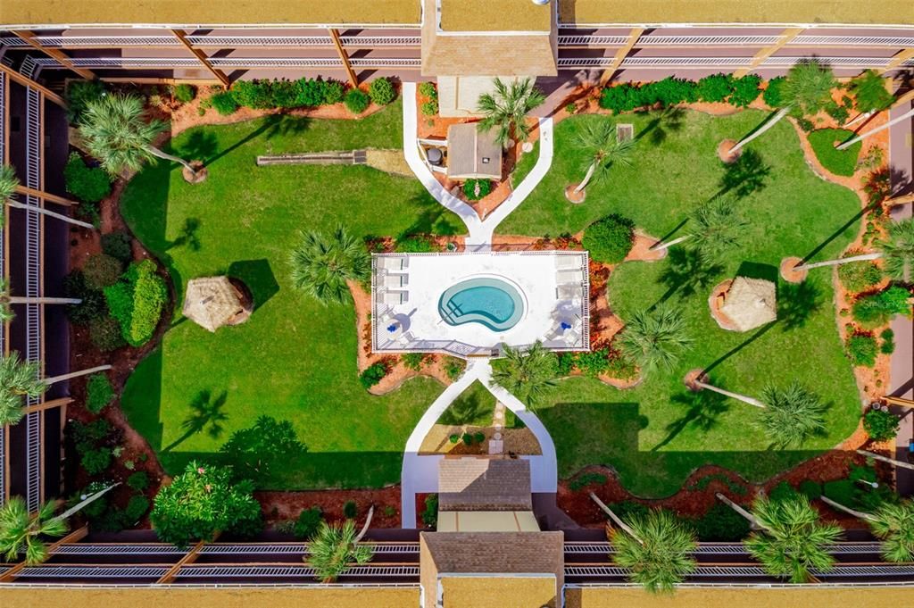 For Sale: $150,000 (2 beds, 1 baths, 987 Square Feet)