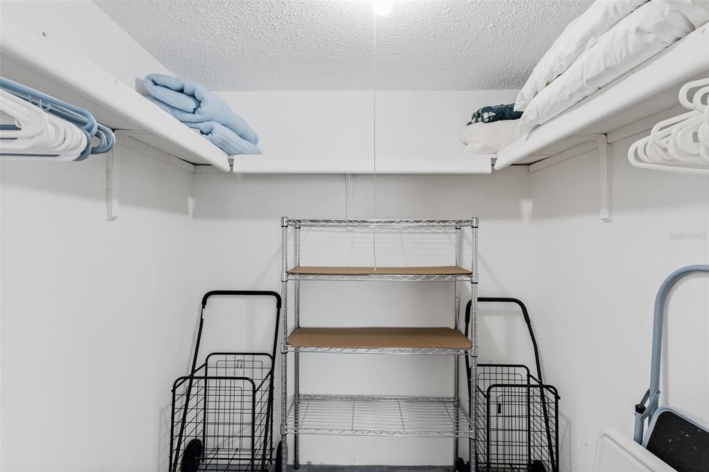 For Sale: $150,000 (2 beds, 1 baths, 987 Square Feet)