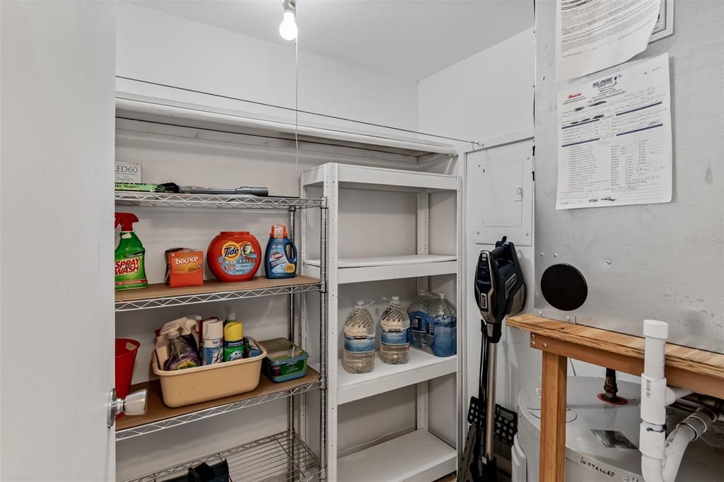 For Sale: $150,000 (2 beds, 1 baths, 987 Square Feet)