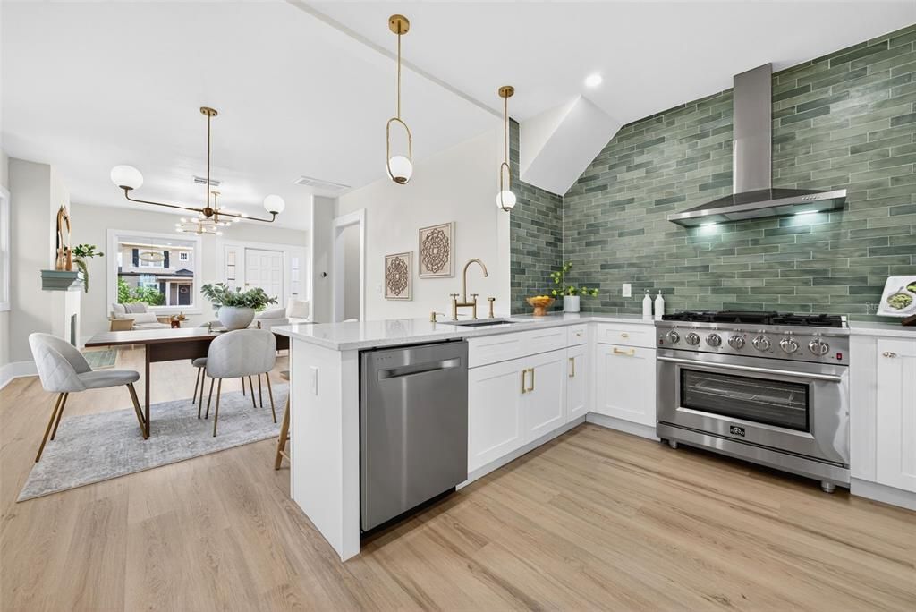 For Rent: $5,500 (4 beds, 2 baths, 1476 Square Feet)