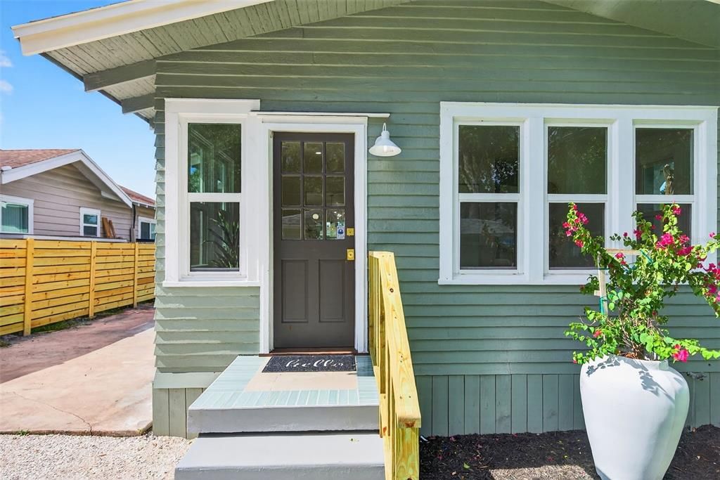 For Rent: $5,500 (4 beds, 2 baths, 1476 Square Feet)