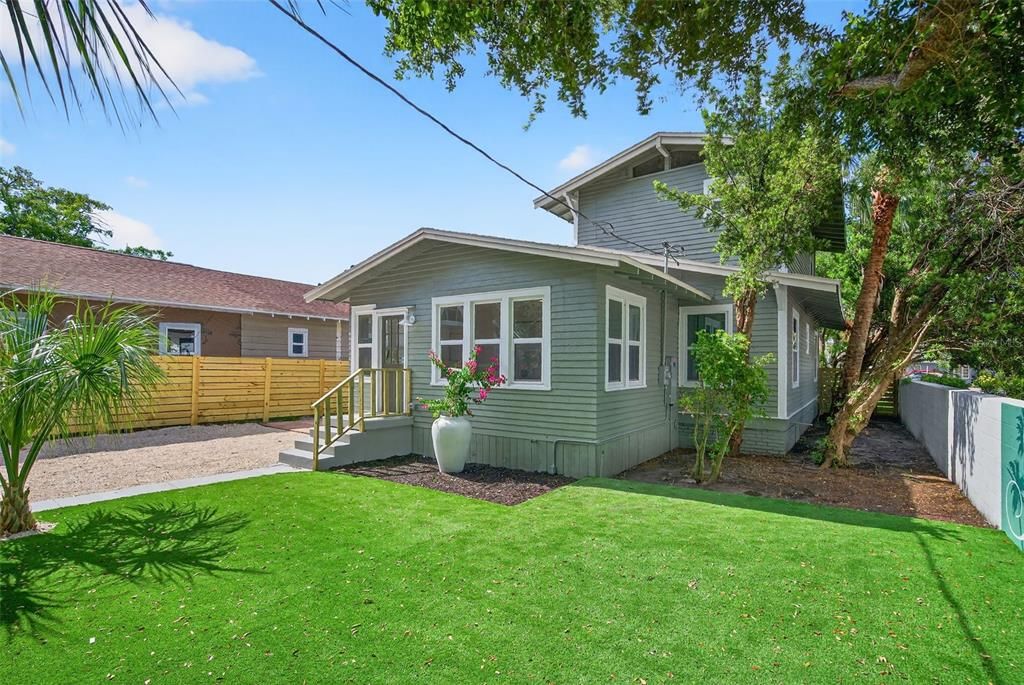 For Rent: $5,500 (4 beds, 2 baths, 1476 Square Feet)