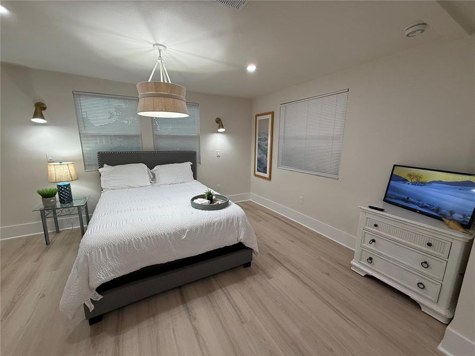 For Rent: $5,500 (4 beds, 2 baths, 1476 Square Feet)